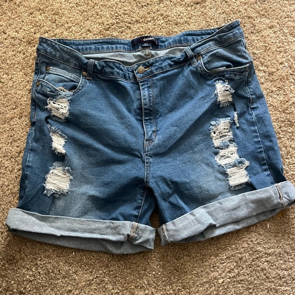 Denim&Co Blue Distressed Women's Shorts - Picture 1 of 4